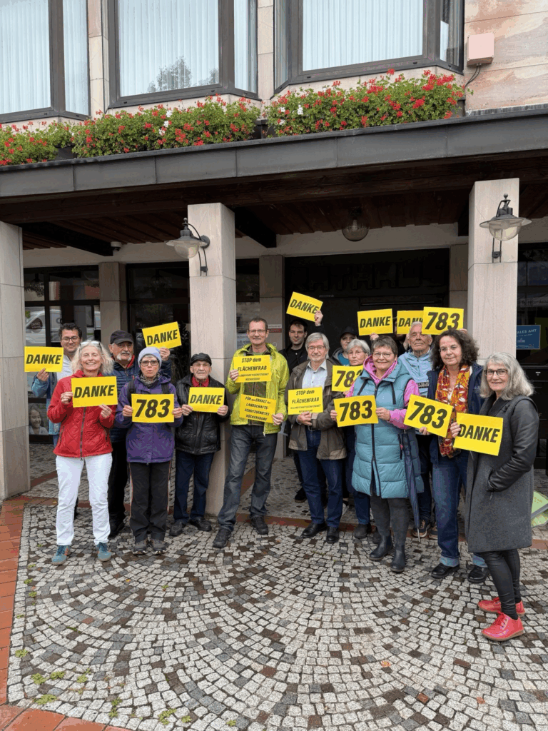 Demokratie in Aktion: Erfolgreiche Unterschriftensammlung für das Bürgerbegehren zum Erhalt des Landschaftsschutzgebietes Rückersdorf